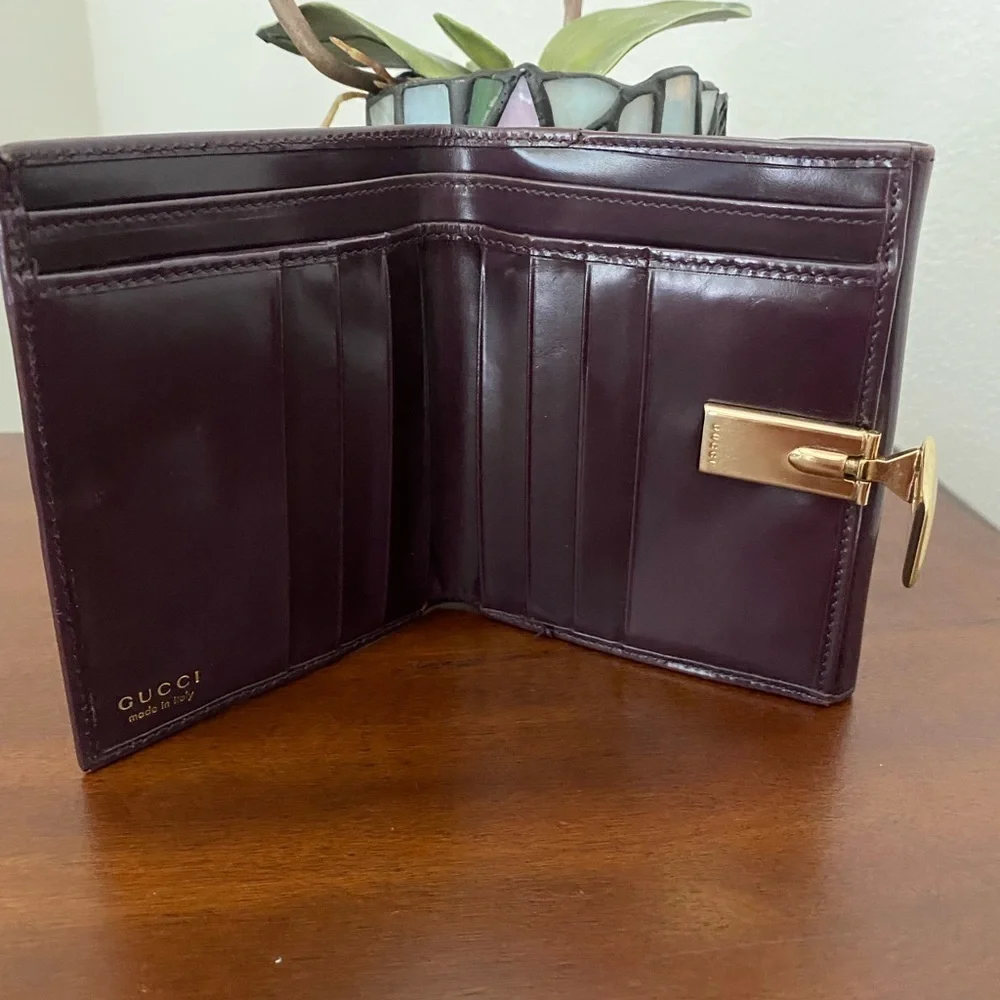 Vintage Gucci Tom Ford Era Purple Patent Leather Double-Sided Bifold Wallet - Picture 4 of 8
